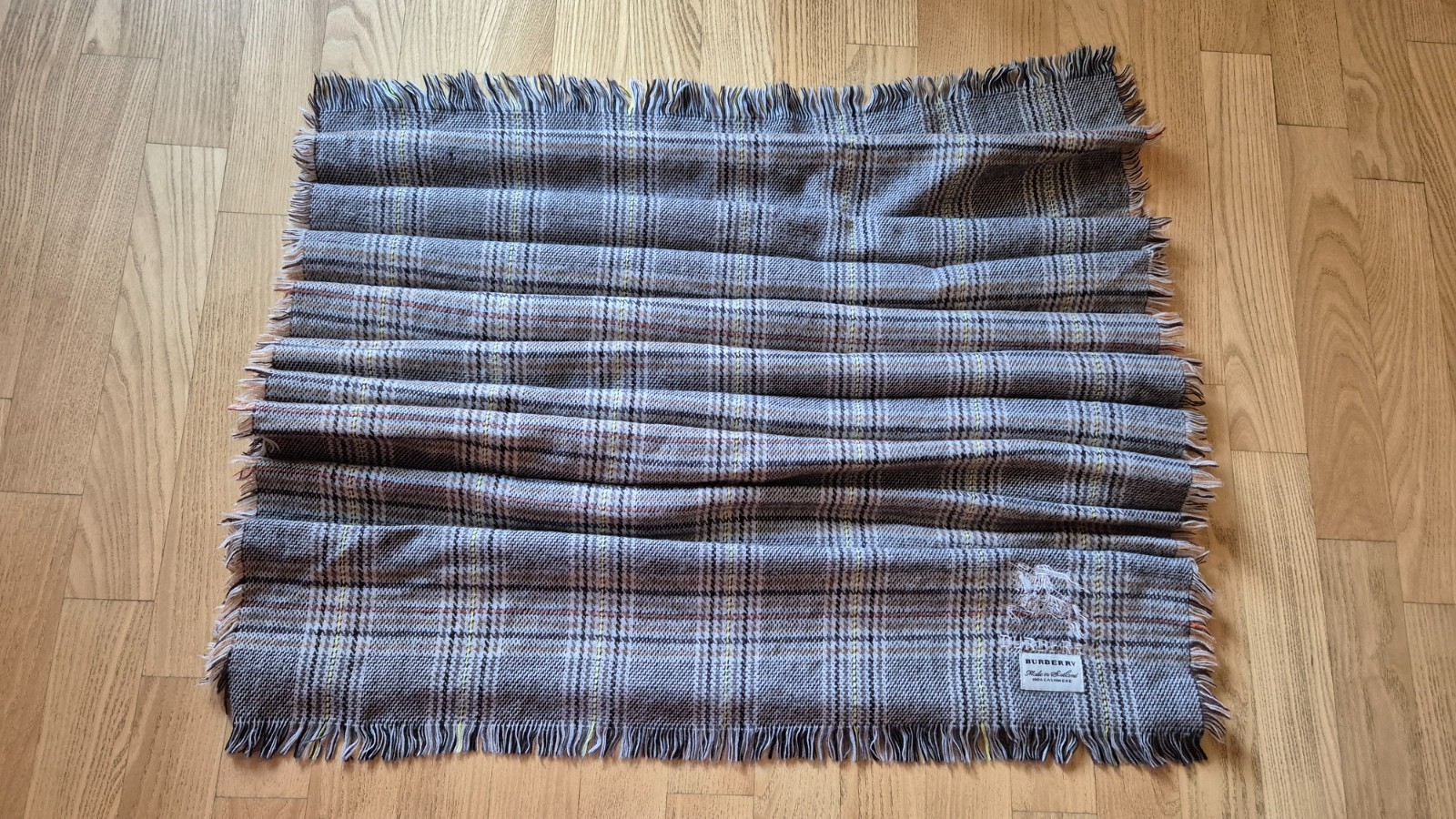 BURBERRY cashmere rectangular large scarf shawl f… - image 11