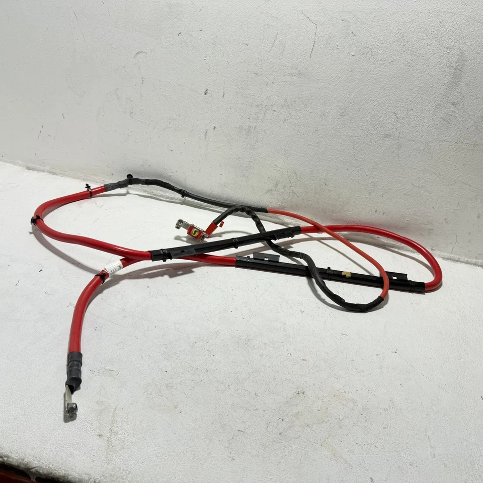 Mercedes-Benz S 550 2014-2017 línea de cable positiva a caja de prefusibles OEM Foto 2 de 4