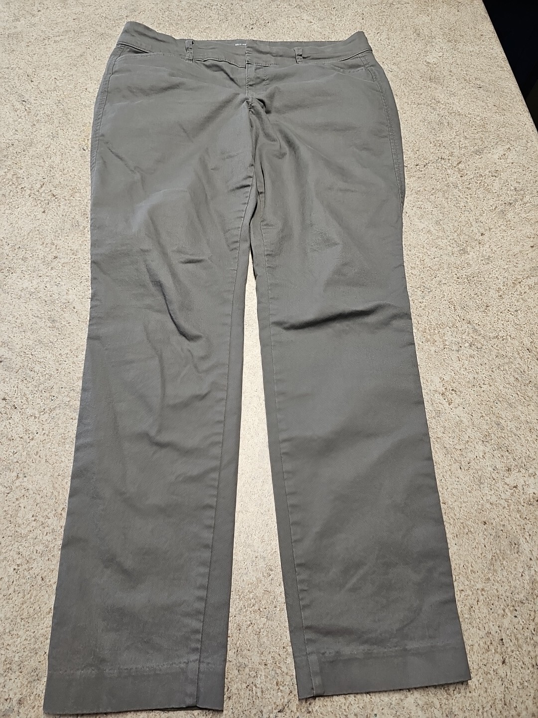 Old Navy Women's Solid Gray Khaki Pixie Capris Si… - image 1