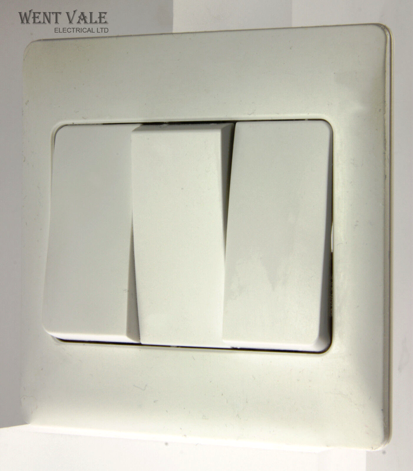 Schneider Rocca Soft Feel - 629 792 - 16a 3 Gang 2 Way Switch Wide Rocker New