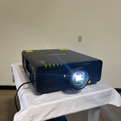 Panasonic PT-RZ790 Projector with ET-DLE085 Lens (READ) | eBay