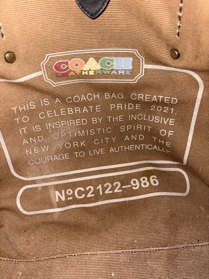 Autêntica bolsa Coach 42 com assinatura arco-íris Rexy *RARA* - Imagem 3 de 4