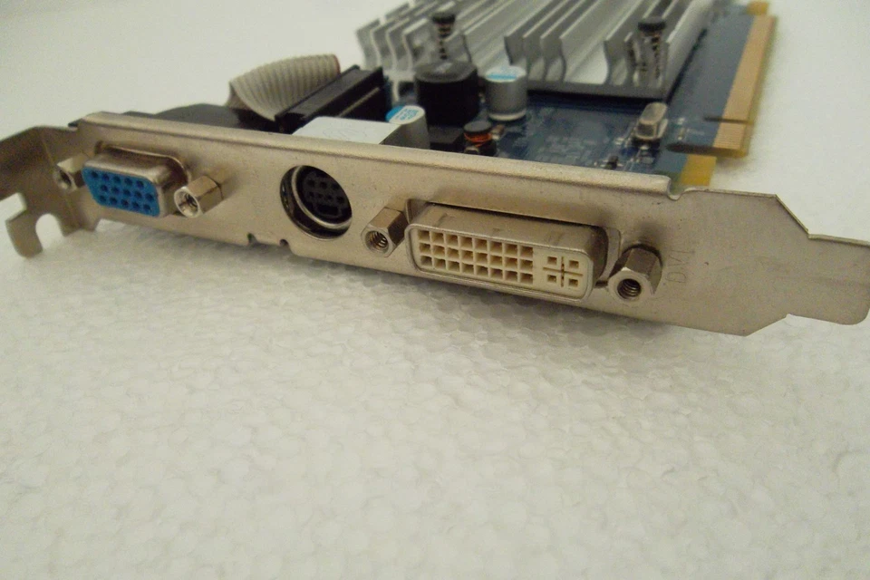 ATI Radeon HD 3450 PCIe Graphics Video Card 512MB DVI VGA TVOut 188-0CE40-005SA - Image 3 of 4