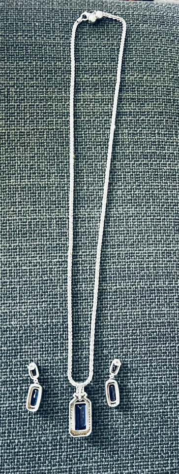 Beautiful Purple Amethyst Pendant, Necklace and Earring Set - Image 4 of 4