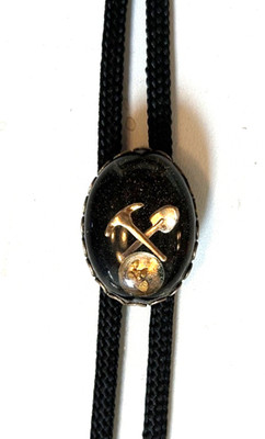 Vintage Prospectors Miners Oval Bolo Tie Black Shovel Pick Gold Pan flecks Piece