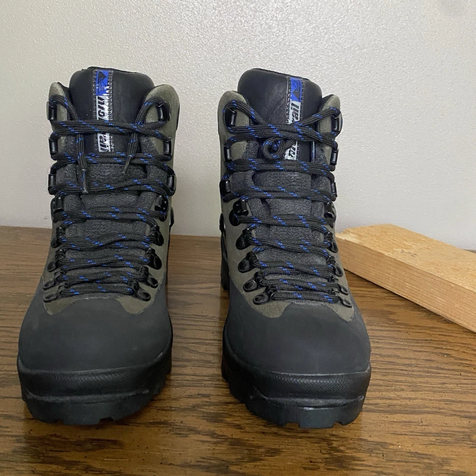Montrail Olympus Women's Mountaineer Hiking Boots - Size 7 - Image 3 of 4