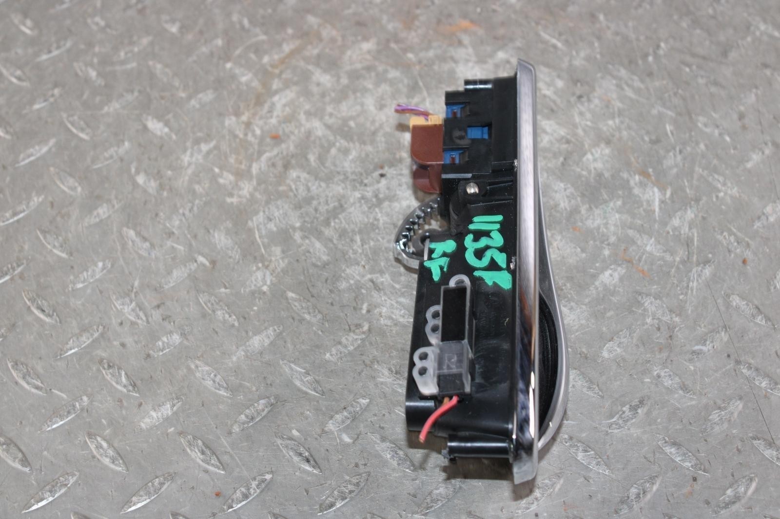 14-19 Flying Spur Black Front Passenger Right RH Interior Door Handle OEM OE WTY