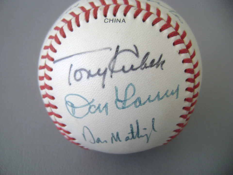 N.Y.YANKEES-KUBEK/LARSEN/SKOWRON/SLAUGHTER/ SIGNED MLB BALL - Image 4 of 4