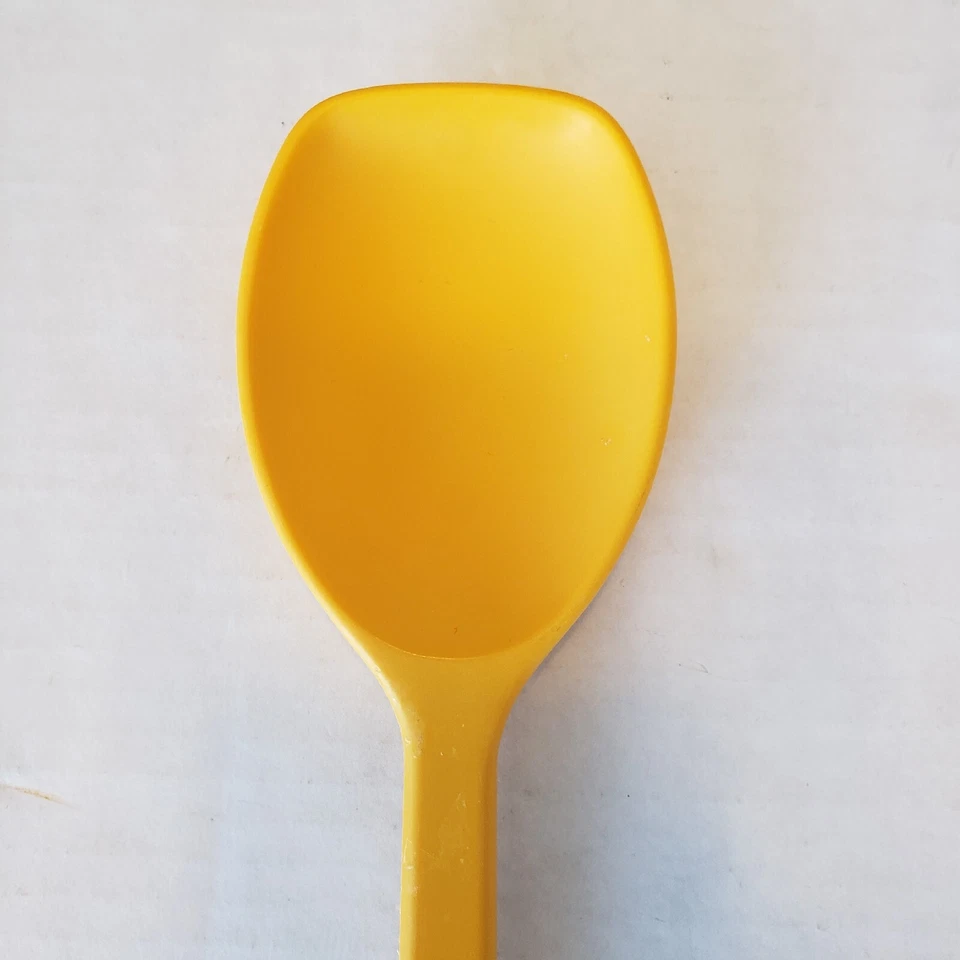 Cuchara para servir Rosti Mepal vintage melamina Dinamarca oro amarillo cuadrado superior 11 pulgadas Foto 2 de 4