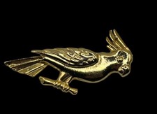 GOLD TONE PARROT BROOCH PIN. BIRDS NATURE PIN DRESS UP JEWELRY ESTATE SALE