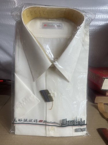 Vintage Manhattan Men's Short Sleeve Dress Shirt 16 1/2 Off White Solid Blemish