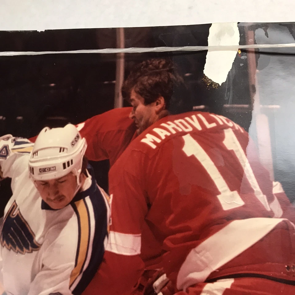 1979 Blues Redwings Poster 23 3/4 x 19 3/4 Brian Sutter Bernie Federko Man Cave - Image 3 of 4