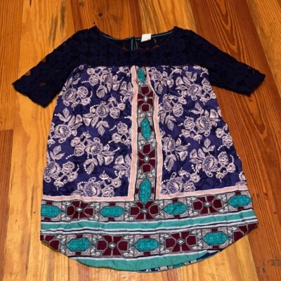 Anthropologie Akemi + Kin blue top lace and flowers Sz. S
