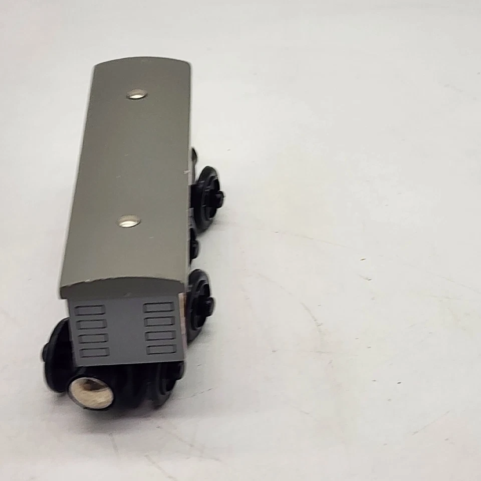 Thomas Wooden Railway - Coche de pasajeros Express Coach Foto 2 de 4