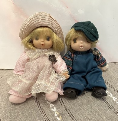 Vintage OKIE Japanese Geli Sekiguchi GEGE Kawaii Big Eye Doll Thumb Sucking
