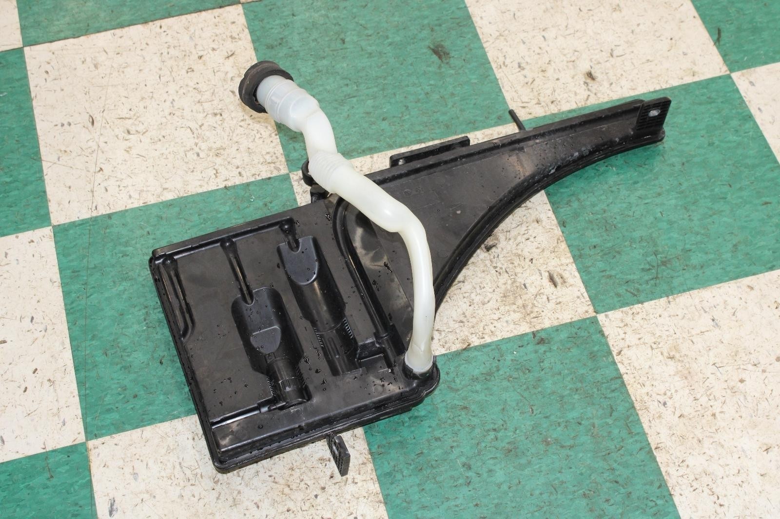 Maserati Quattroporte 2014-2021 Washer fluid