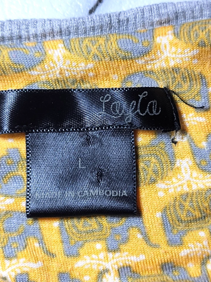 Top de pijama con estampado de elefante naranja Layla manga frontal a presión talla grande salón Foto 3 de 4