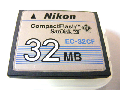 32MB Compact Flash Card ( 32 MB CF Karte ) NIKON gebraucht
