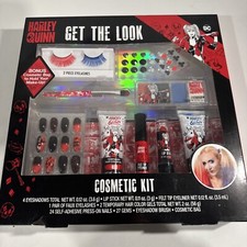 DC Comics Villains Get The Look Harley Quinn Cosmetic Halloween Makeup Kit