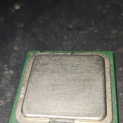 Intel '04 Celeron D  1-Core 3.06GHz 533MHz 512KB Socket 346 256 SL6J4