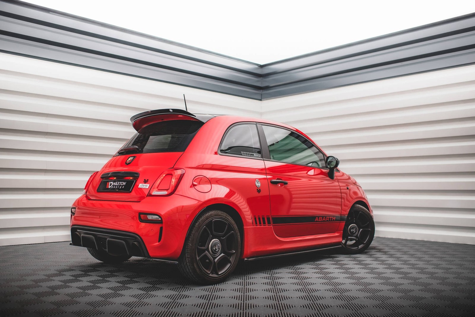 Rajouts des bas de caisse Maxton noir brillant pour Abarth 595 Mk1 Facelift - 2