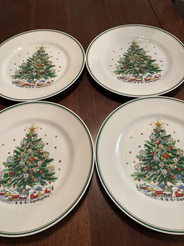 Salem Christmas Eve Porcelain Fine China 10.5 Inch Dinner Plates Set Of 4