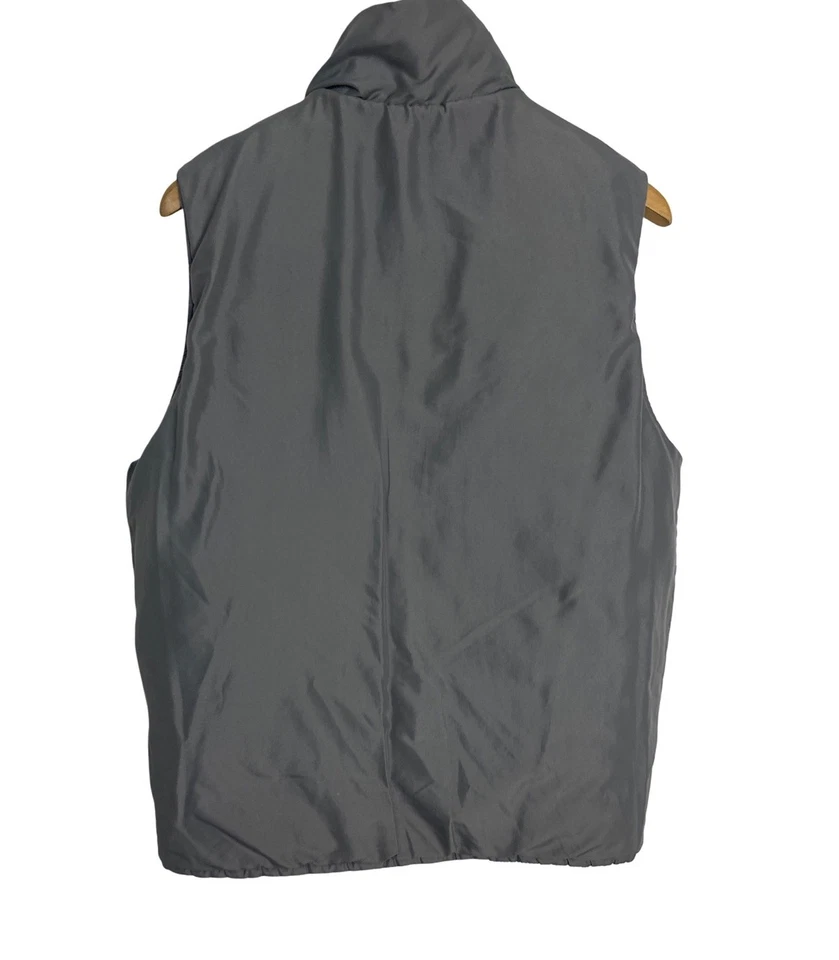 Двусторонний стеганый жилет-пуховик Ariat на молнии мужской размер средний черный серый - Изображение 4 из 4