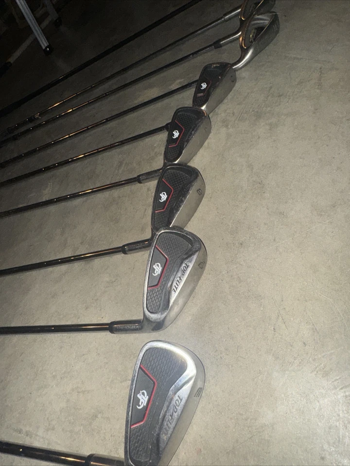Hierros de vuelo superior agarrados a mano derecha Foto 3 de 4