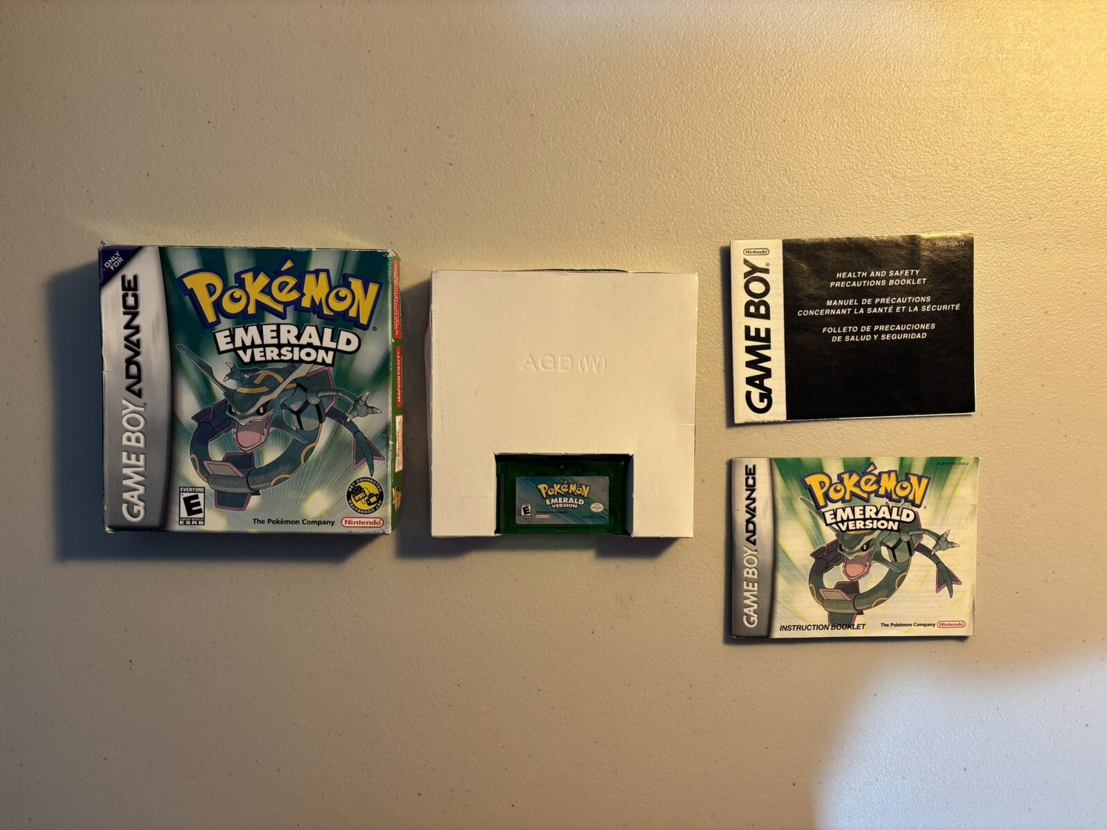 Pokemon Emerald - Nintendo Game Boy Advance