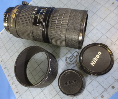 Nikon Nikkor Ed AI AF Zoom Micro 70-180mm f/4.5-5.6D Lens with Caps & Hood