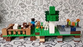 LEGO Minecraft: The Farm (21114) 100% complete with manual, no box.