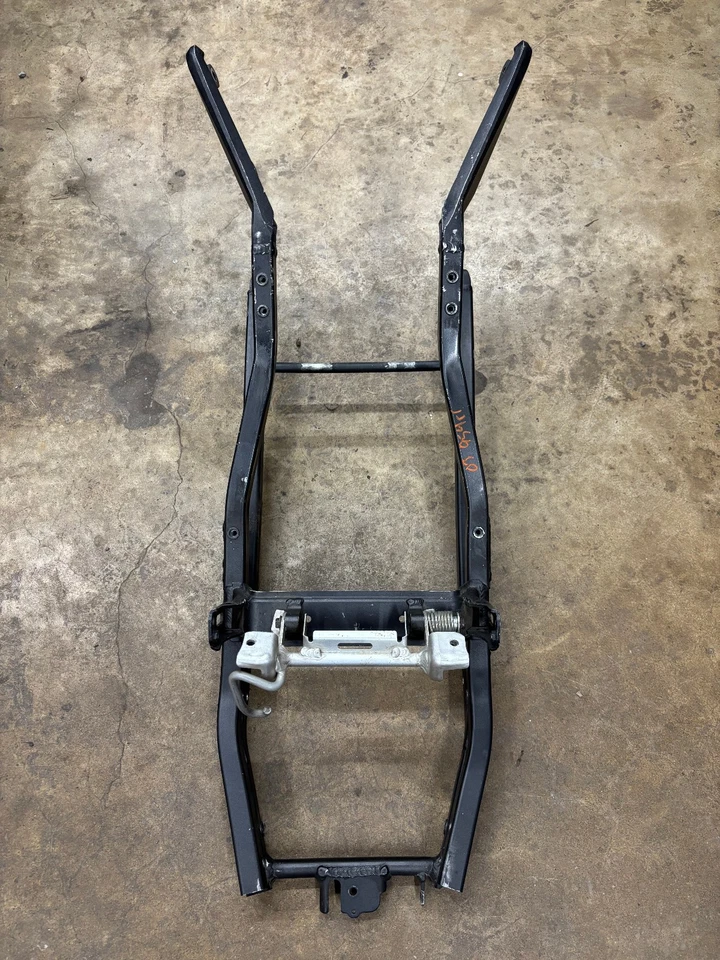 Subchasis trasero trasero Honda CBR954RR CBR 954RR 2002 2003 Fireblade submarco recto Foto 2 de 4