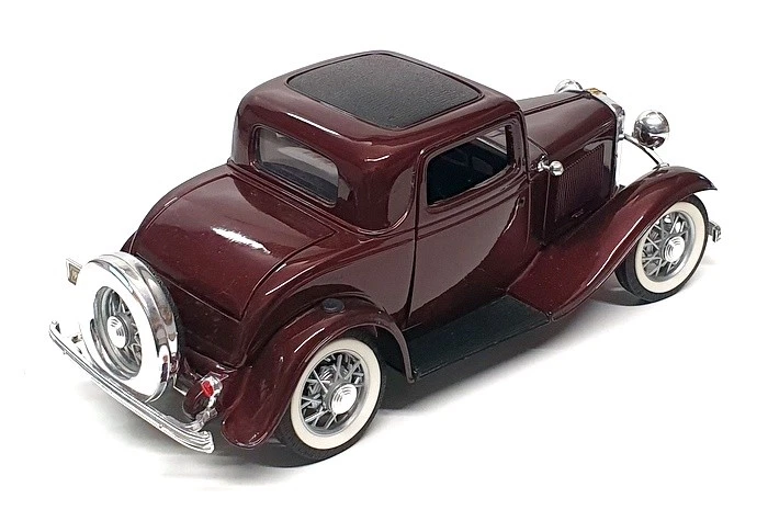 Road Signature 1/18 Scale 2625J - 1932 Ford 3-Window Coupe - Maroon - Image 3 of 4