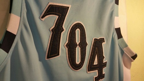 'VICTORIOUS' MEN"S BASKETBALL JERSEY NORTH CAROLINA (XXL) AREA CODE 704 - Picture 8 of 12