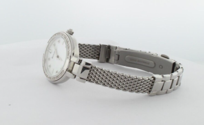 BULOVA Aracena Diamond Bezel Mother of Pearl Ladies Watch  display picture 2