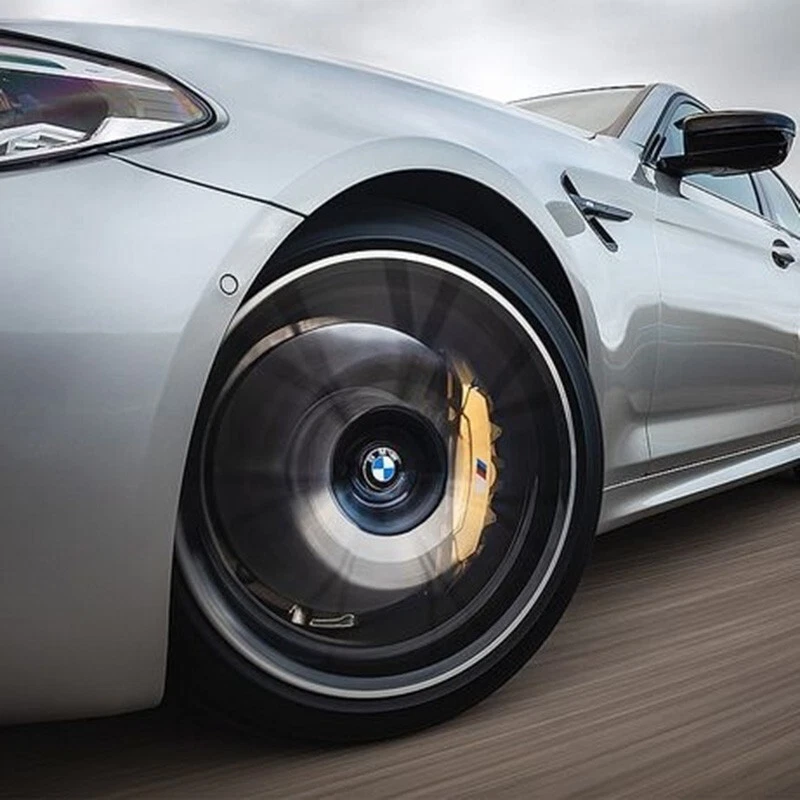 Floating Genuine BMW 2005 E60 530i Level Alloy Wheel Centre Caps 68mm Set of 4 - Image 3 of 3