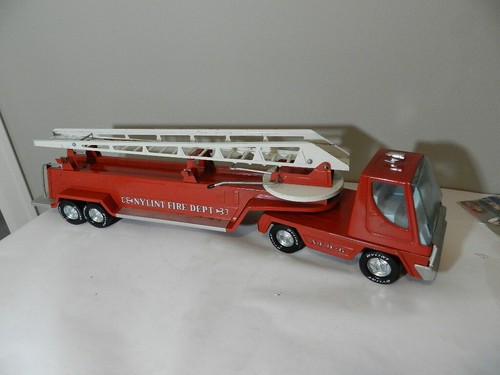VINTAGE NYLINT FIRE TRUCK- AERIAL LADDER TRUCK- VINTAGE FIREMAN- VINTAGE RESCUE - Picture 11 of 12