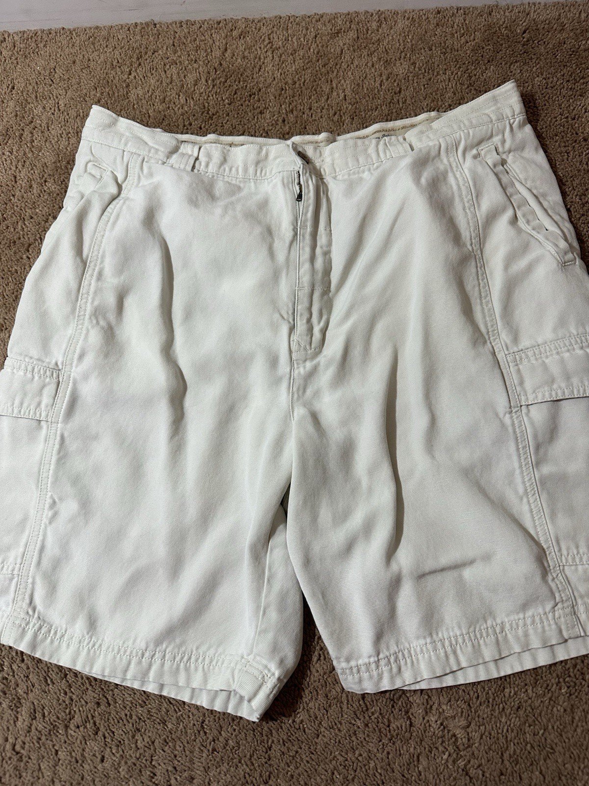 Tommy Bahama Men’s Relax Cargo Shorts Size 40 Light Tan Color