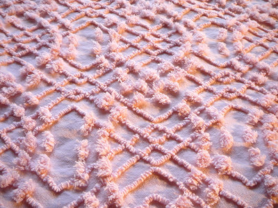 VTG CHENILLE BEDSPREAD FABRIC CABIN CRAFTS BUBBLEGUM PINK POPS ON PINK 24''X18''