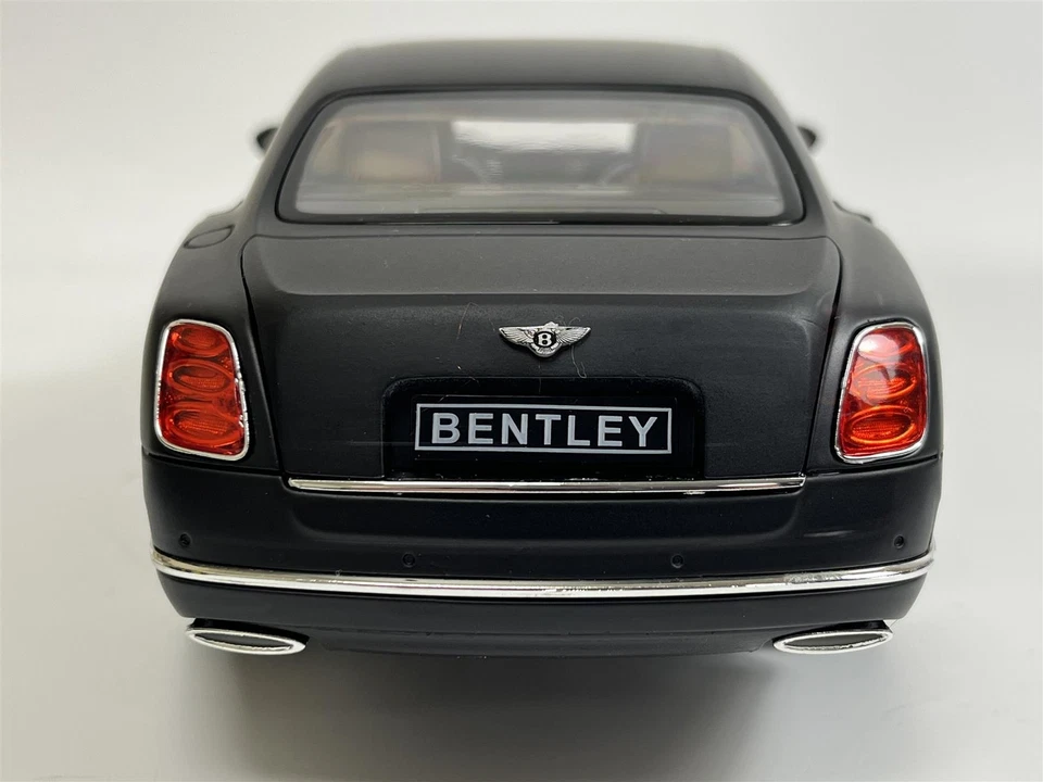 Bentley Mulsanne Matt Black 1:18 Scale Rastar 43800 - Image 4 of 4