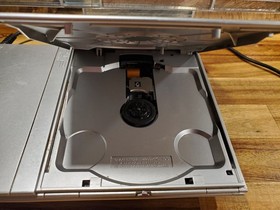 PlayStation 2 Slim SCPH-77001 Silver Console w/Power cord, Controls, Mem Card