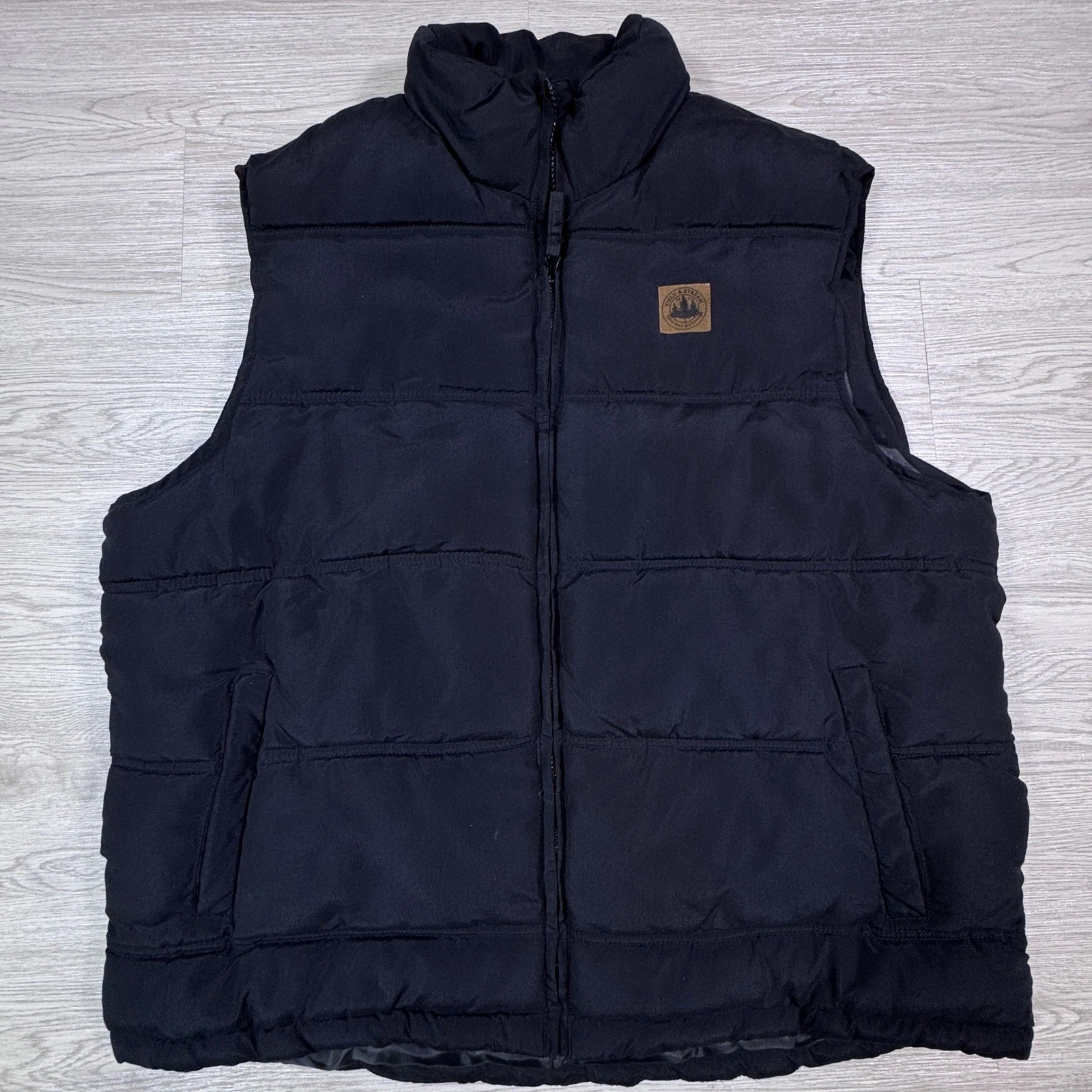 Field & Stream Mens Puffer Vest Black XL Full Zip Quilted Sleeveless Jacket
Opens in a new window or