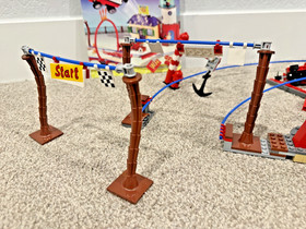 LEGO 4982 SpongeBob Mrs. Puff&rsquo;s Boating School 99% Complete w/ Figs