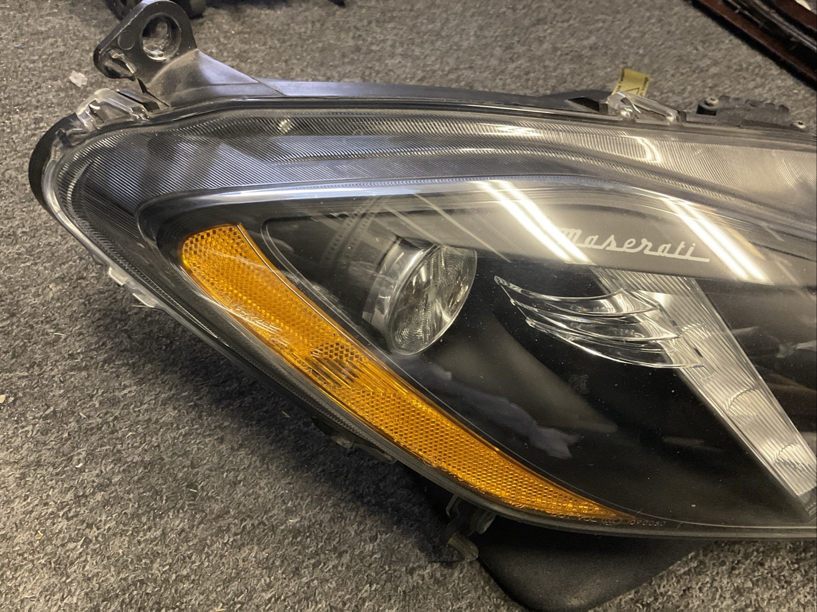 2013-2017 MASERATI GRANTURISMO GT RIGHT HID XENON HEADLIGHT OEM