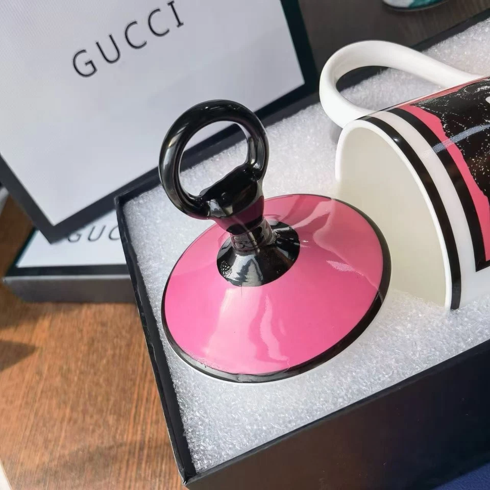 GUCCI Taza Cerámica Pantera Negra con Tapa Rosa - Juego de Regalo de Diseñador de Lujo Foto 4 de 4