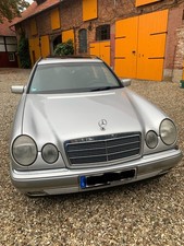 Mercedes W210 - T-Modell E240 V6, guter Zustand sehr wenig Rost