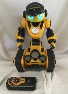 KIDS ROBOT Robo Rover by WowWee W/Remote Black Yellow