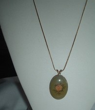 VINTAGE OLIVE GREEN PEACH ROSE FLOWER PENDANT NECKLACE