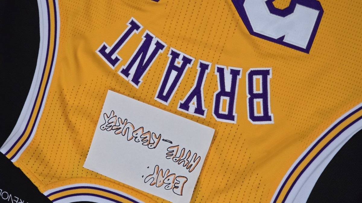 KOBE BRYANT 2010-11 HWC Nights LAKERS Adidas REV30 Pro-cut KOBE BRYANT 2010-11 HWC Nights LAKERS Adidas REV30 Pro-cut
