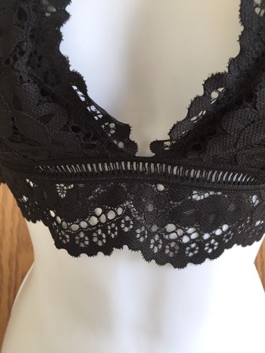 Victoria's Secret Deep V Crop Lace Black Bralette Small S NWOT - Picture 3 of 4